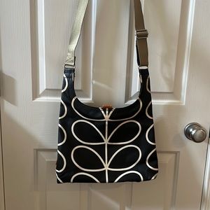 Orla Kiely Midi Crossbody, in Linear Stem Liquorice